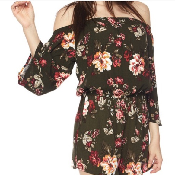 AMBIANCE 🔥2 LEFT🔥Floral Off the Shoulder Romper - Picture 2 of 8